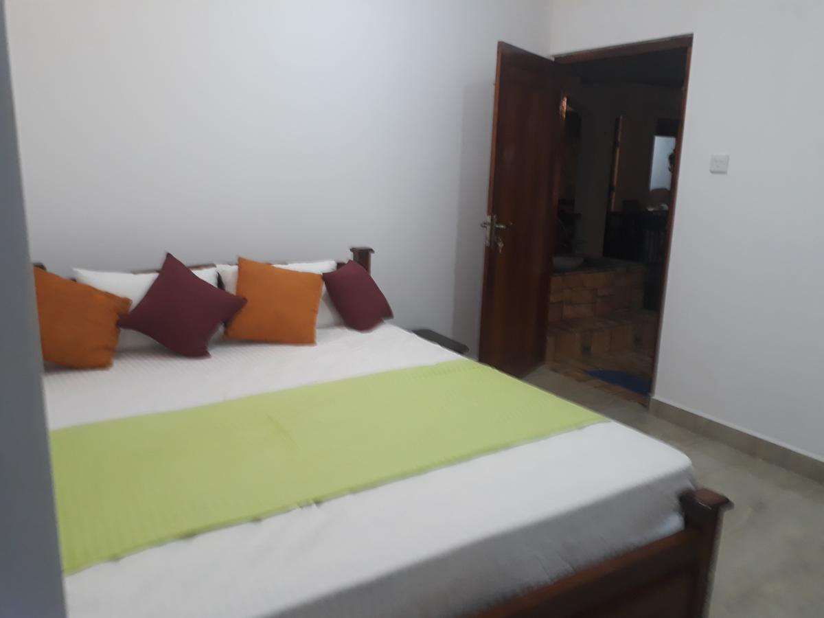 Villa 67 Negombo Buitenkant foto