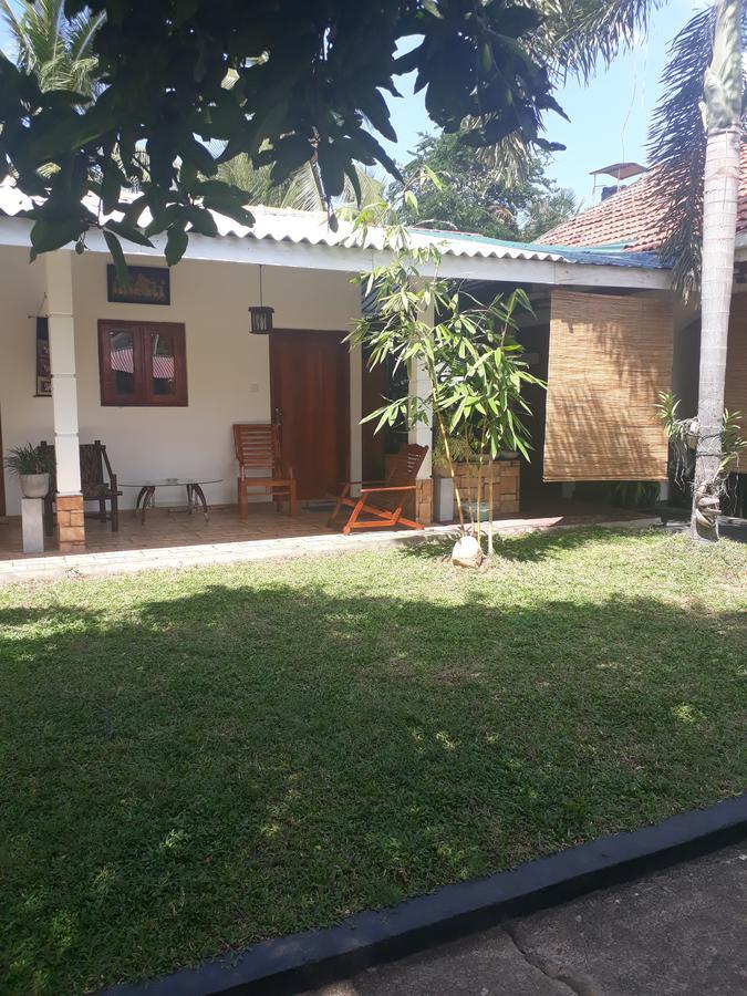 Villa 67 Negombo Buitenkant foto