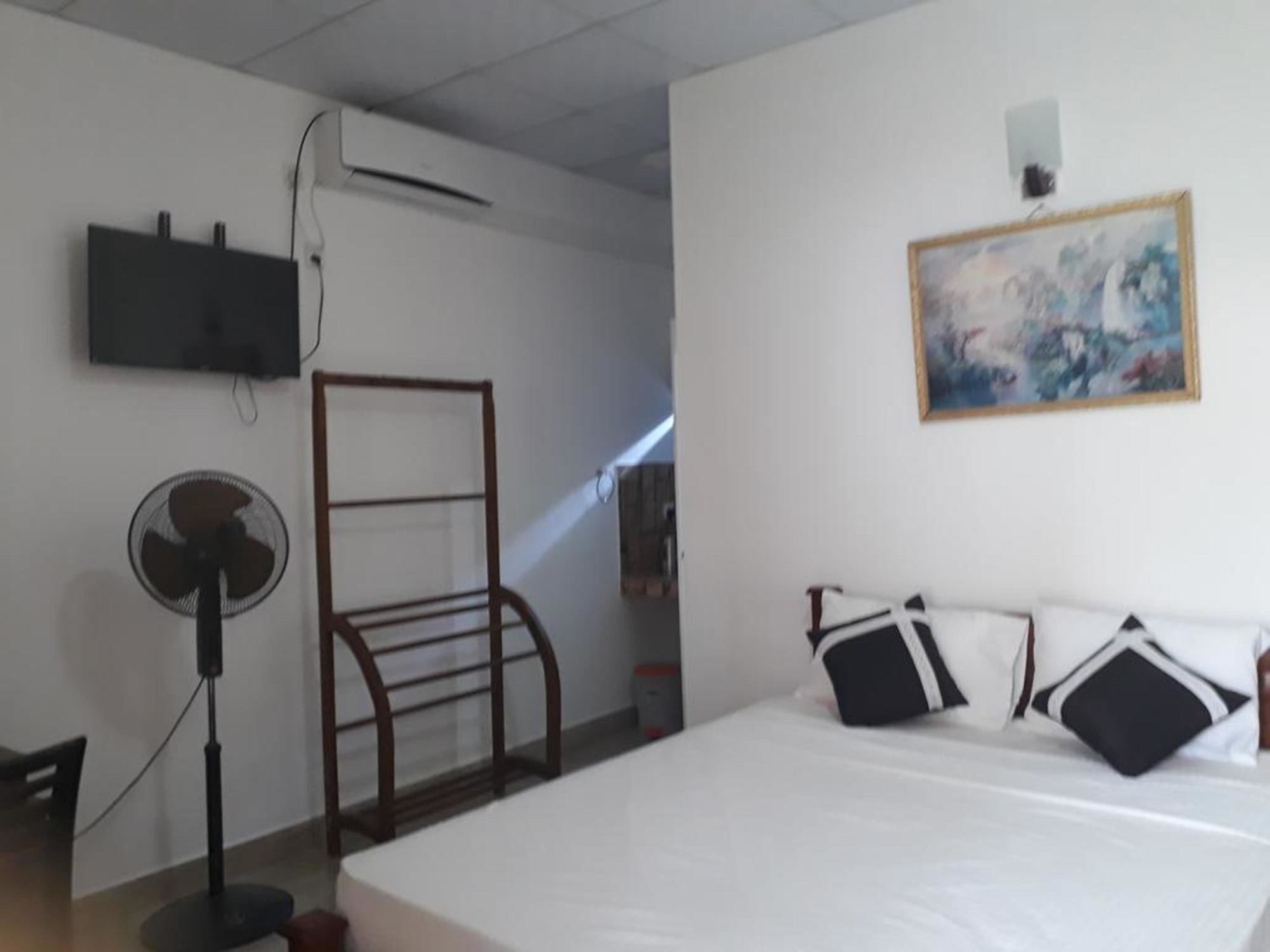 Villa 67 Negombo Buitenkant foto